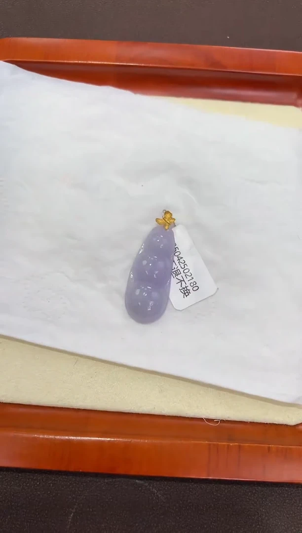 翡翠18K金镶嵌颈饰天然缅甸a货翡翠