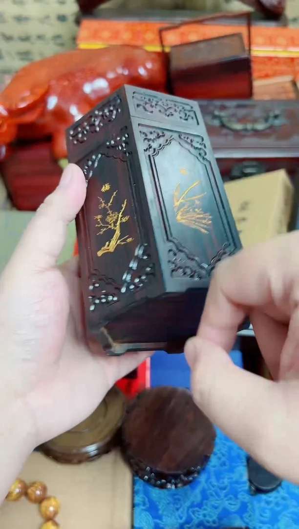 大叶紫檀（黑酸枝木类）酸枝茶叶罐