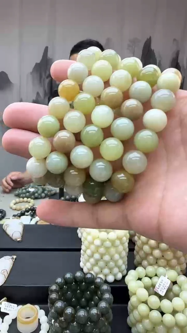 和田玉未镶嵌颈饰多样性发货拍一发一卡12多宝