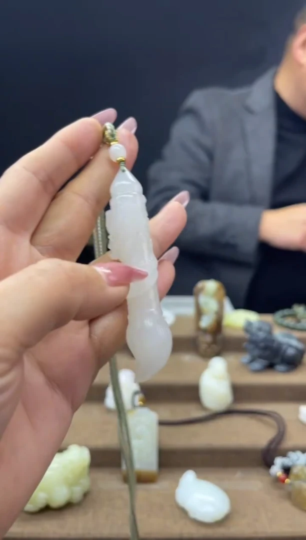 颈饰未镶嵌和田玉1