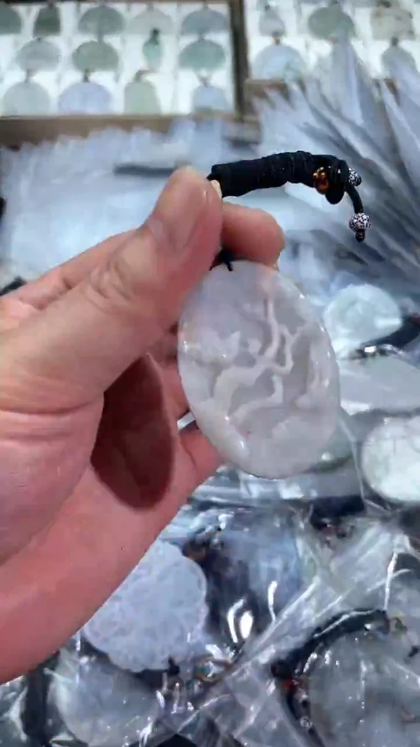 翡翠未镶嵌颈饰7/29/91