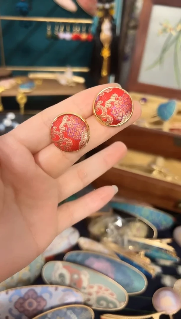 【闪购商品】【孤品年初五发】红紫金八达晕2厘米大耳钉