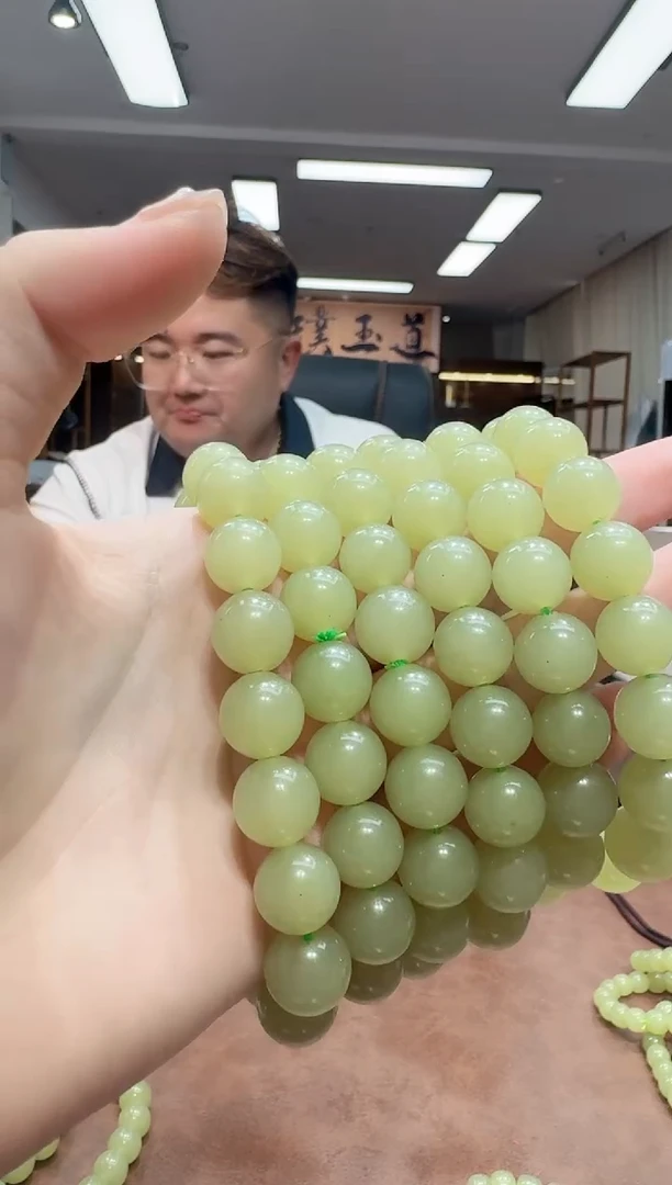 未镶嵌蛇纹石玉手串多样性随机发货其一