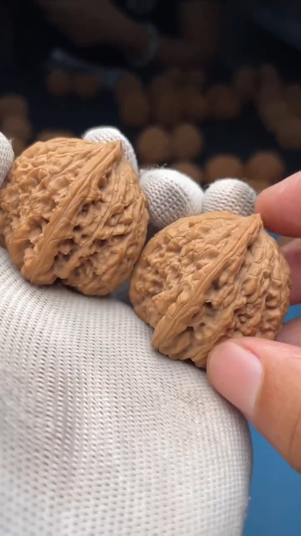 桃核把件a191  红宝石 36尺