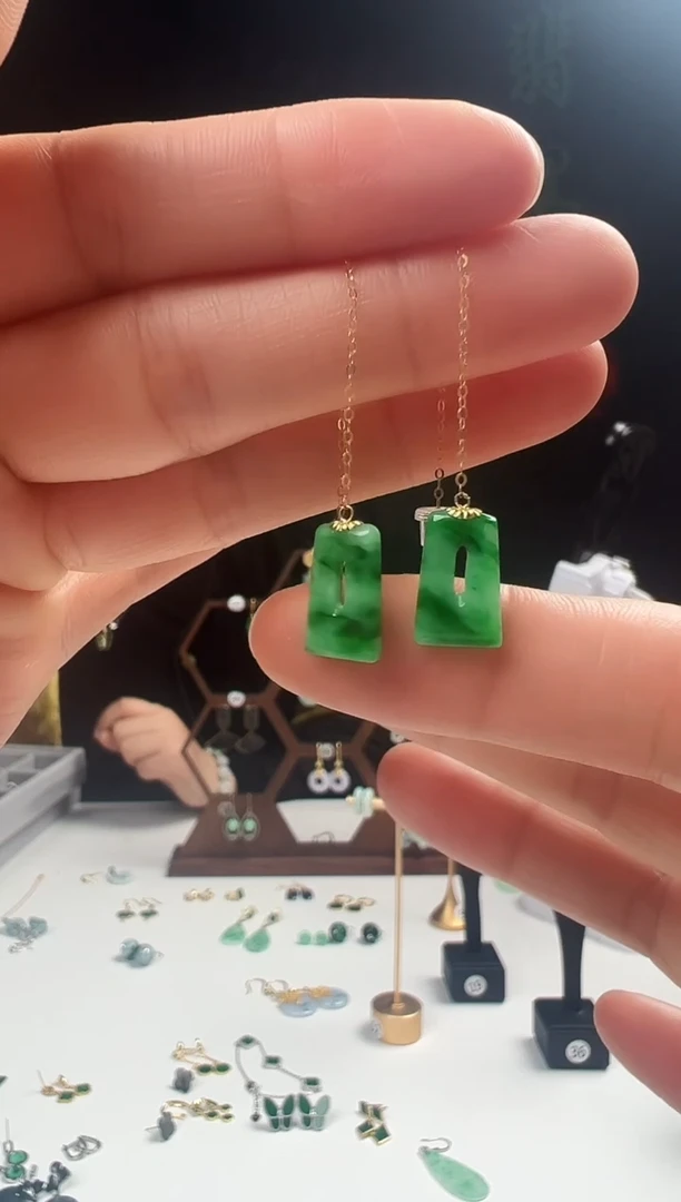 18K金镶嵌翡翠耳饰001