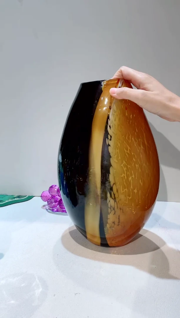 【闪购商品】琉璃手工艺品大号黑金渐变花瓶 微瑕