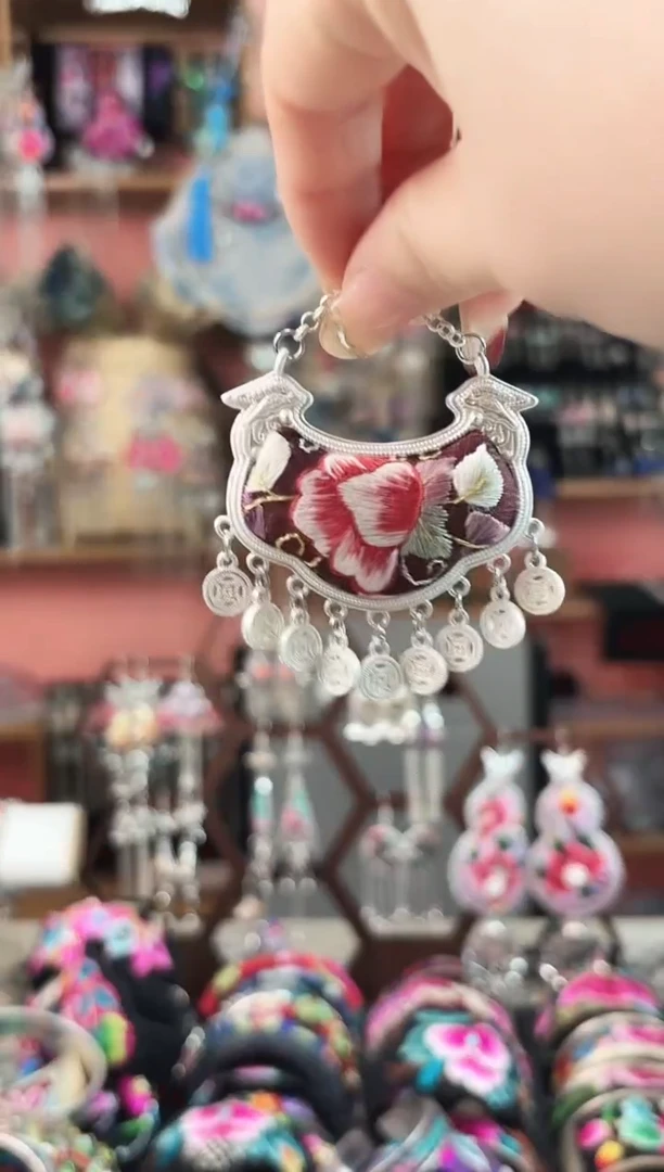 艺枝独绣手工饰品102