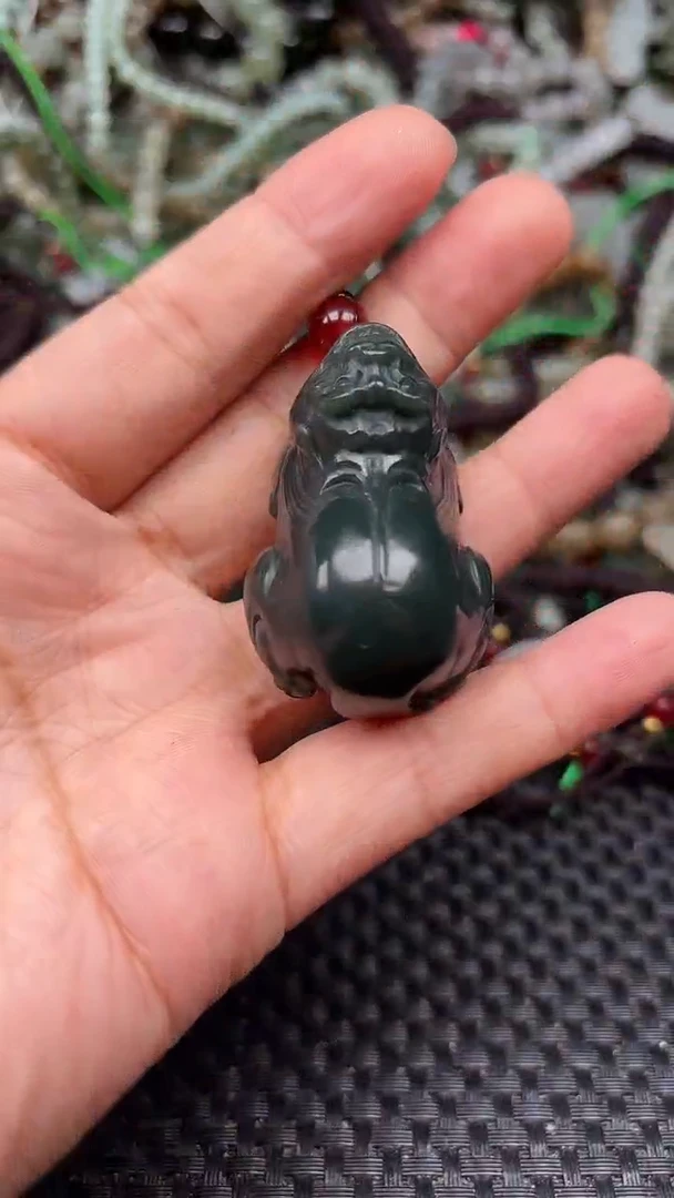 和田玉未镶嵌颈饰1