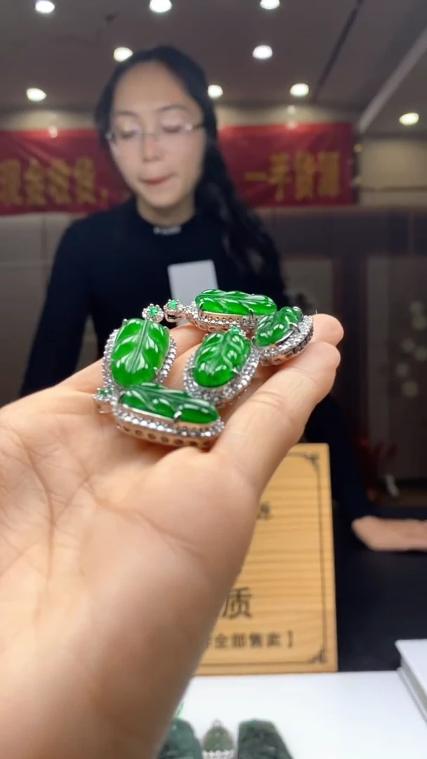 【闪购商品】翡翠颈饰未镶嵌多样性发货【只发一件】 *s22