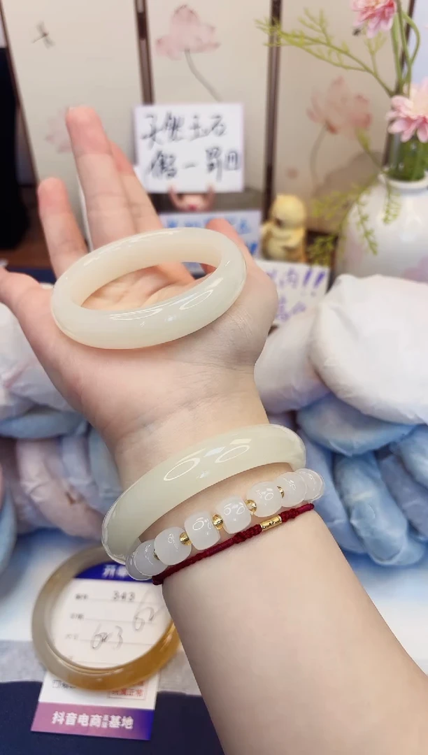 【闪购商品】石英质玉手镯未镶嵌344-玉兰白-圈口55