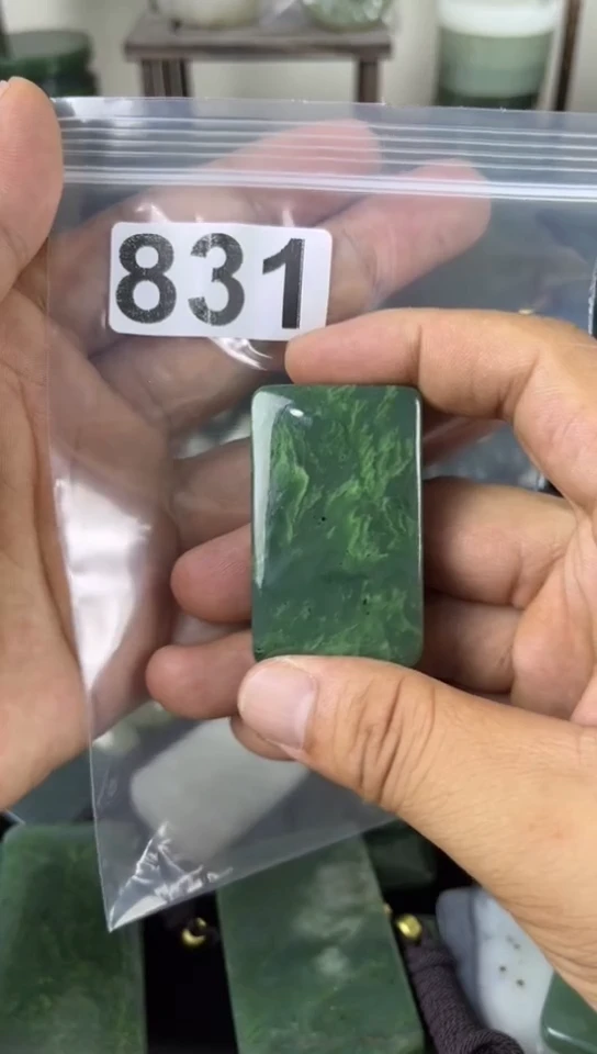 和田玉未镶嵌珠宝半成品牌子