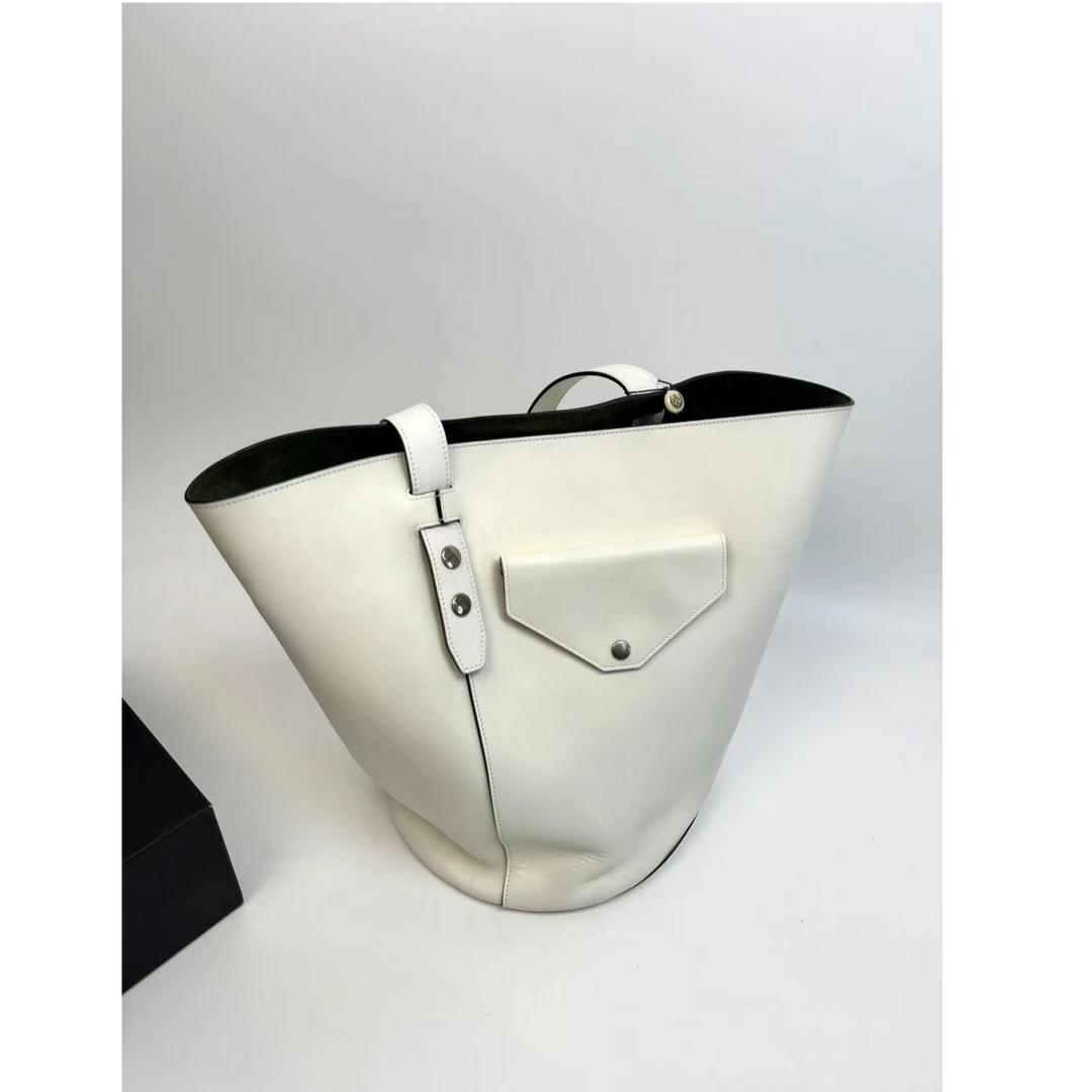95新 Celine/思琳 【小考拉】Celine 白色秀款水桶单肩包