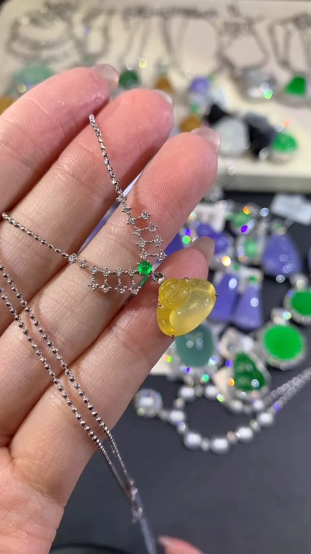 颈饰18K金镶嵌翡翠83-