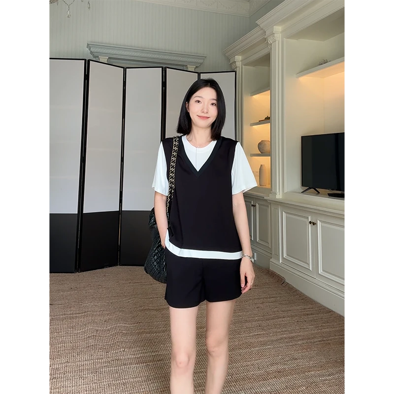 郭九九呢 棉质v领假两件拼接撞色短袖T恤休闲宽松短裤 G925A08771