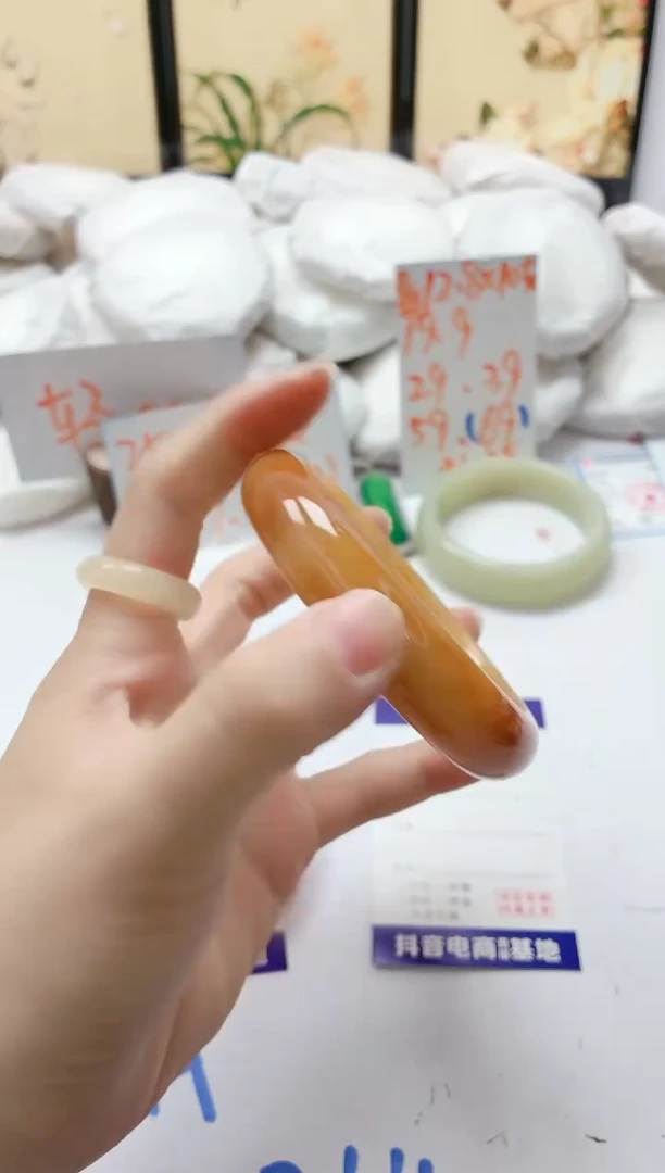 石英质玉手镯未镶嵌50/61.1