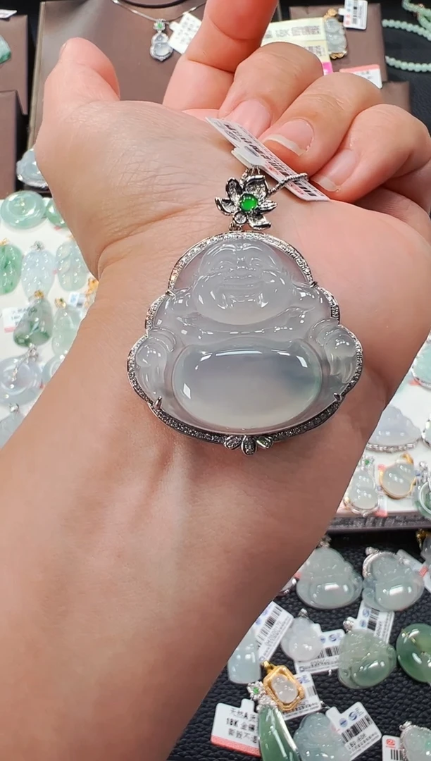 【闪购商品】翡翠吊坠(不含链)18K金镶嵌佛公吊坠