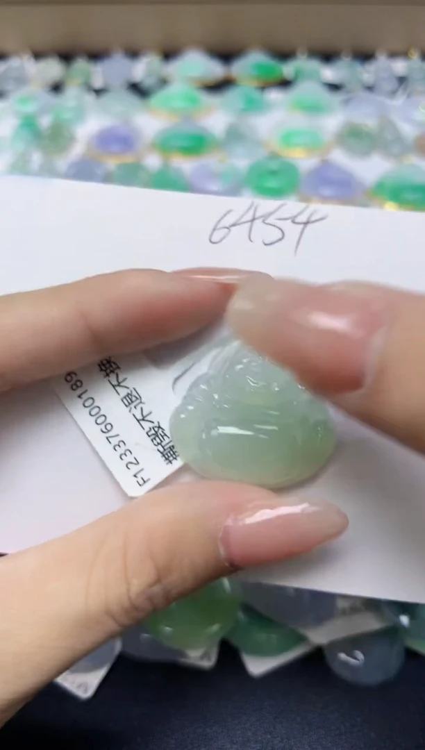 翡翠18K金镶嵌颈饰 天然缅甸翡翠A货