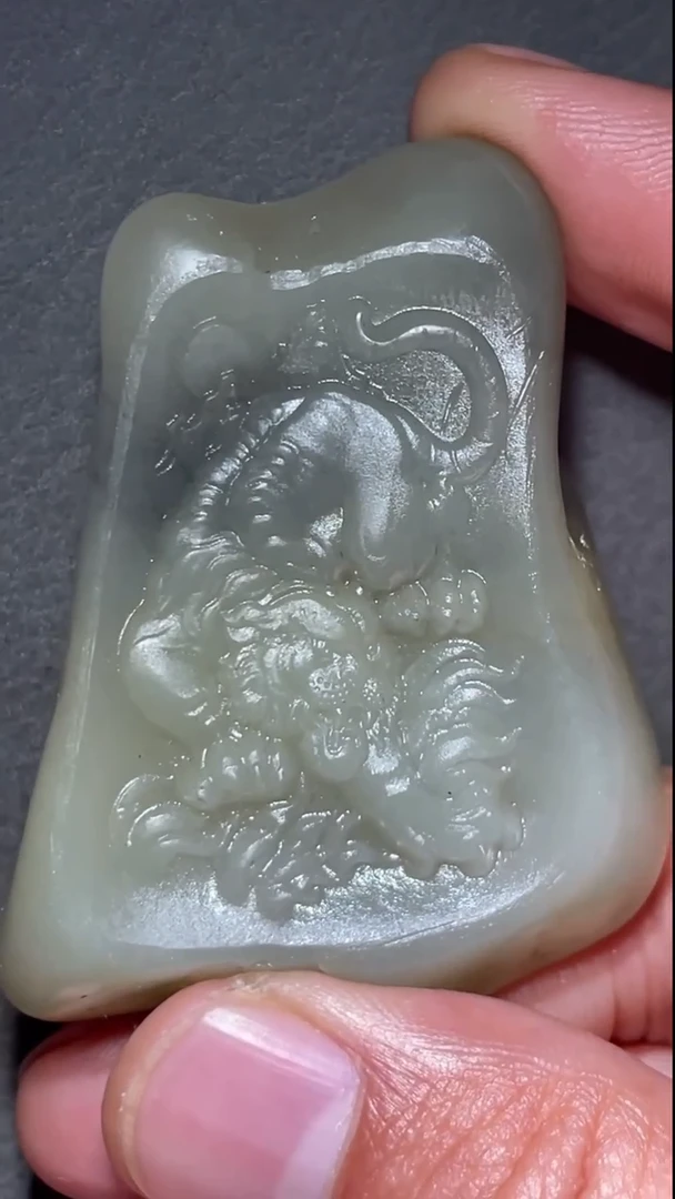 未镶嵌和田玉把件XG 下山虎 抛光