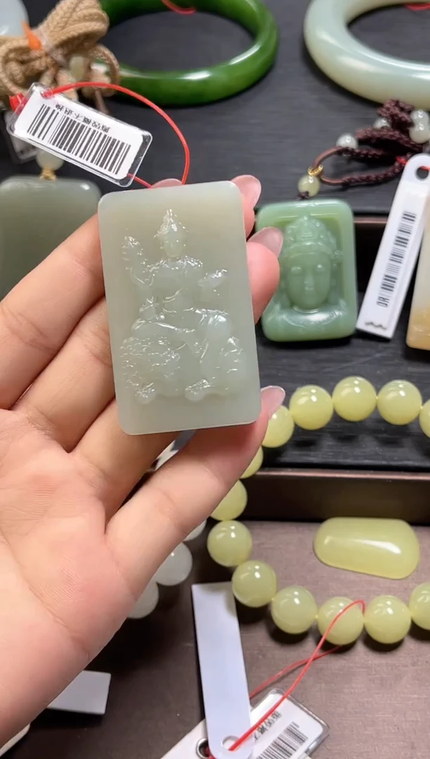 吊坠(不含链)未镶嵌和田玉且末青白 文殊9015157