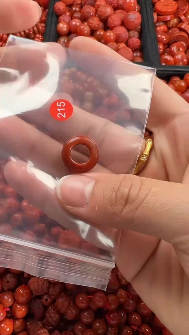 【闪购商品】南红玛瑙颈饰未镶嵌1