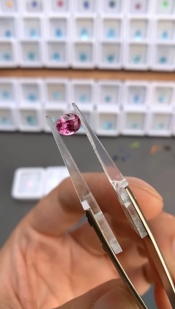 未镶嵌裸石定制蓝宝石1.0ct  老烧粉蓝宝
