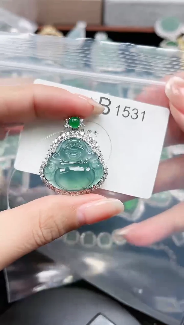 【闪购商品】翡翠颈饰未镶嵌1531赠皮绳
