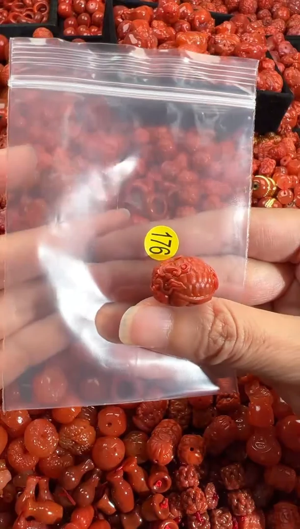 南红玛瑙未镶嵌颈饰1
