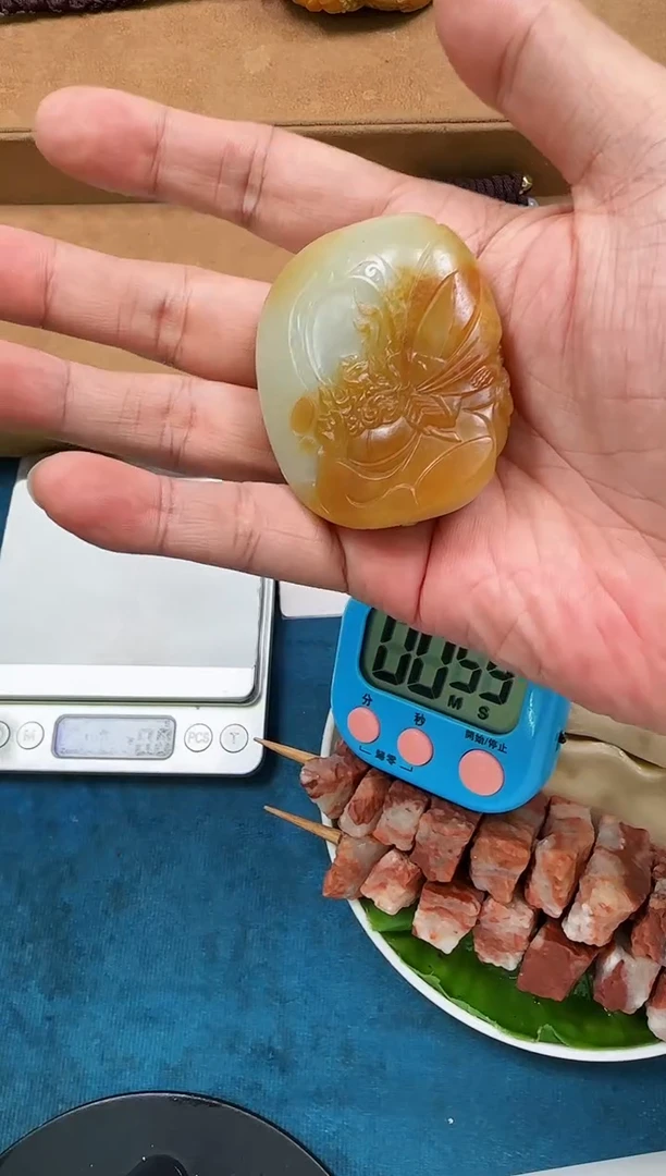颈饰未镶嵌和田玉R***国吊坠
