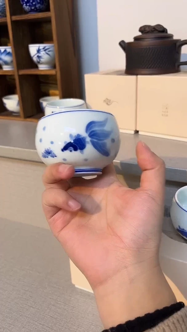 景德镇高温瓷金鱼禅定