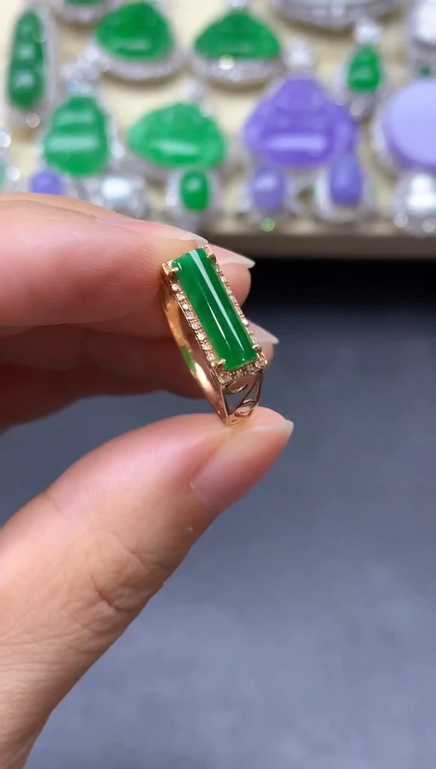 18K金镶嵌戒指翡翠303-中国好珍宝