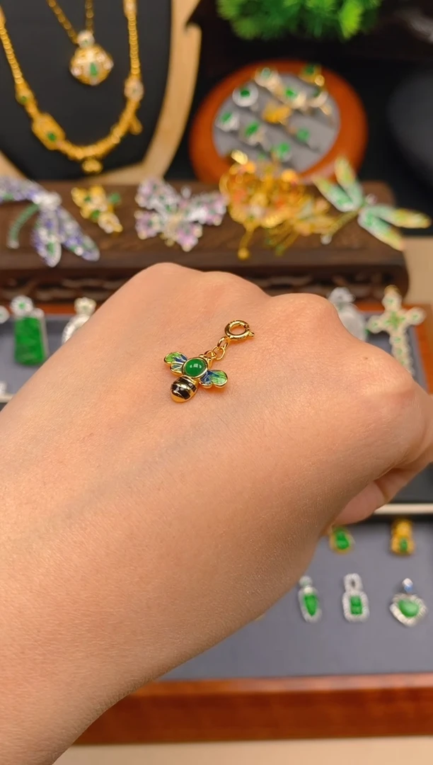 【闪购商品】翡翠吊坠(不含链)银S925镶嵌小蜜蜂