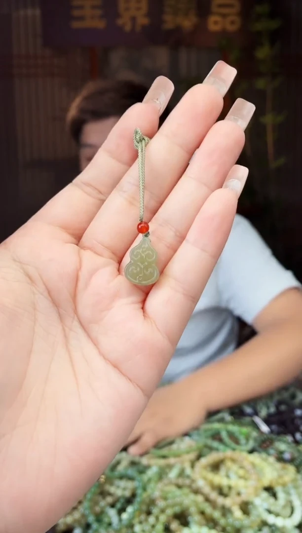 和田玉未镶嵌颈饰拍一发一