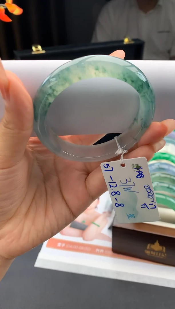 未镶嵌手镯翡翠翡翠自带#送人#，假一赔三