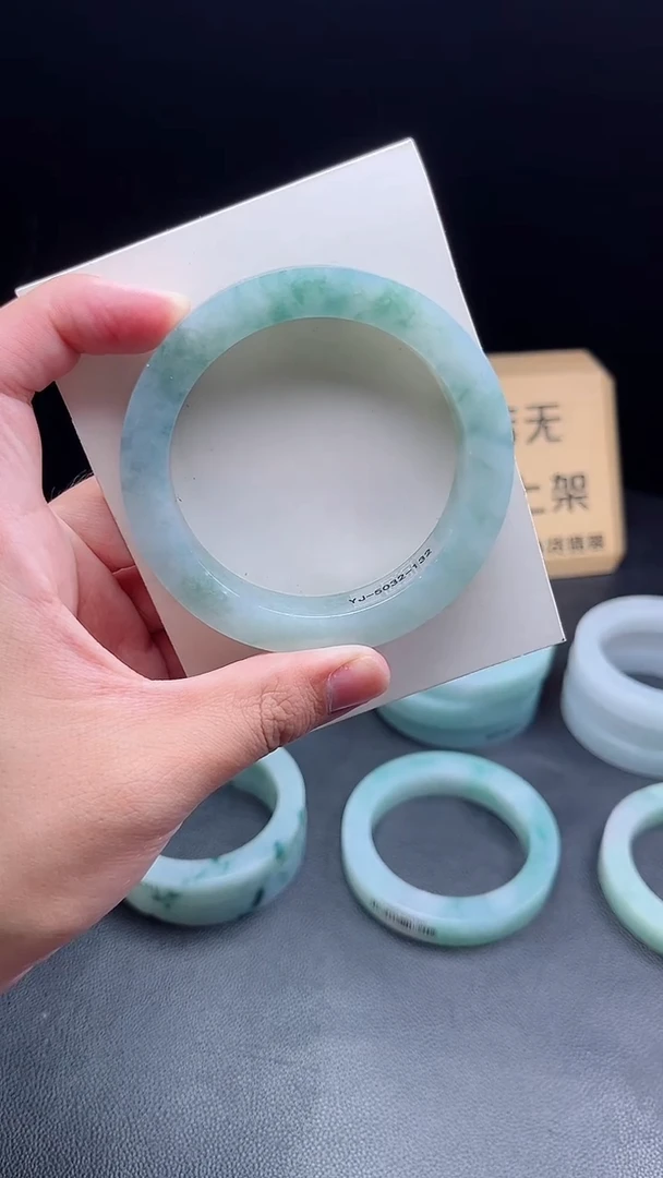 未镶嵌手镯定制翡翠昔?定制