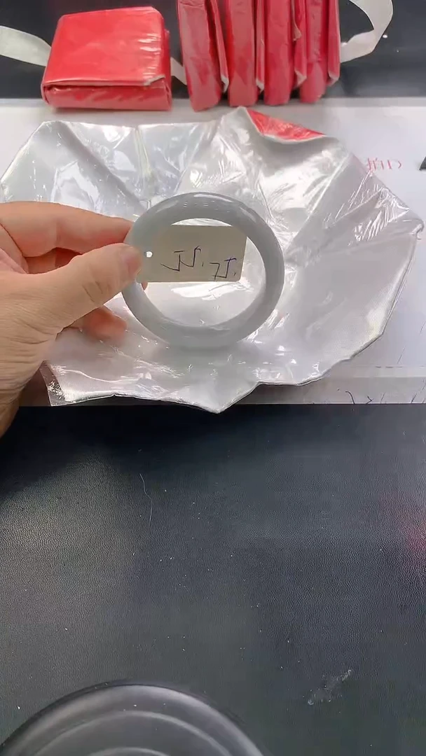 未镶嵌手镯翡翠75