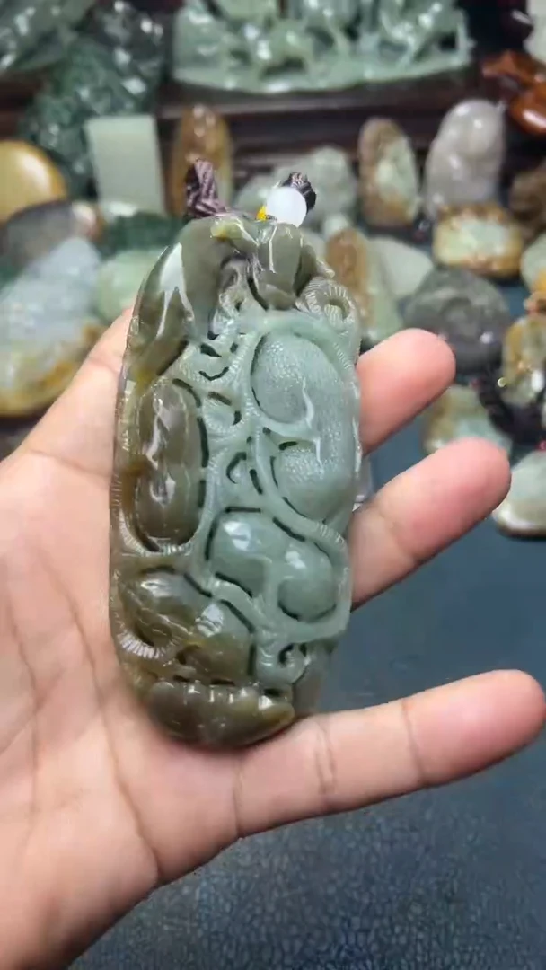 未镶嵌和田玉把件-
