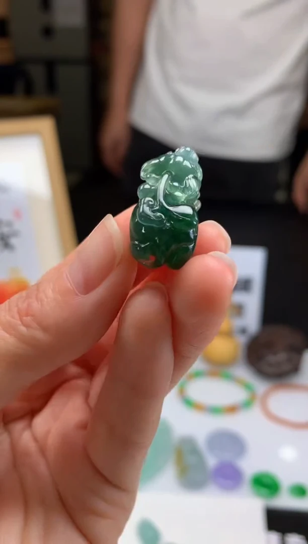【闪购商品】定制翡翠未镶嵌吊坠-92830