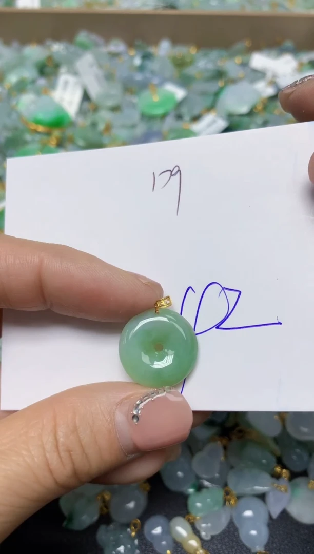 【闪购商品】翡翠挂件18K金镶嵌 天然翡翠A货