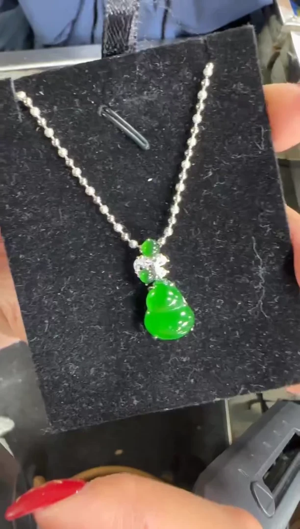 【闪购商品】翡翠吊坠(赠链)未镶嵌9563多样性发货拍一发一