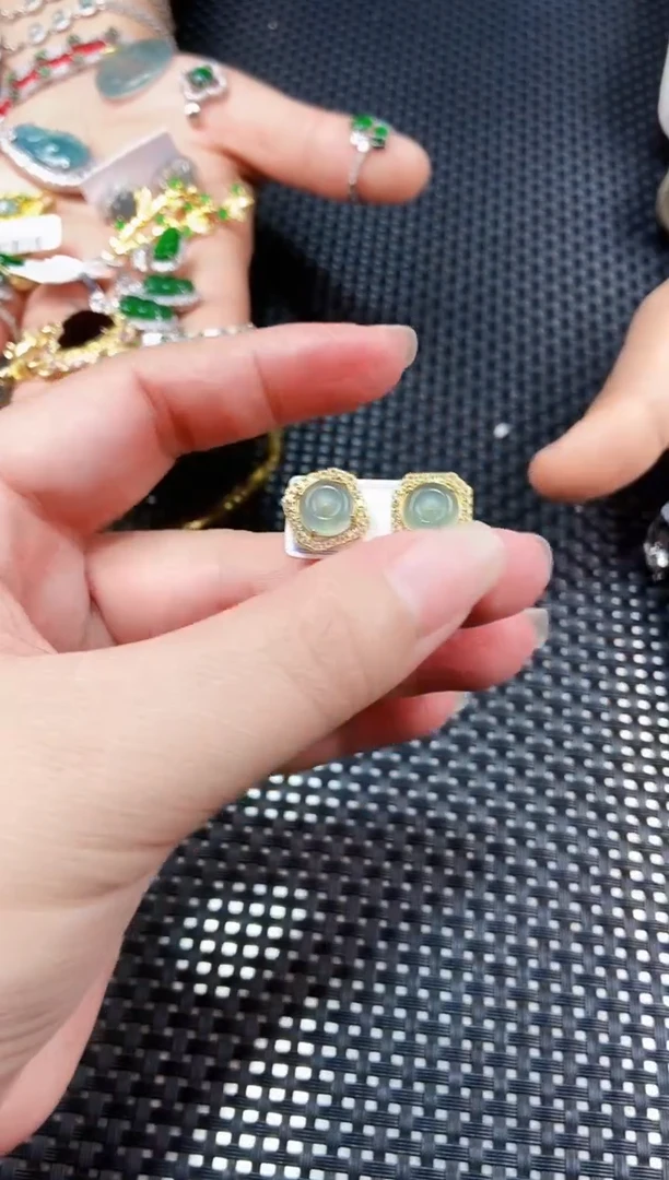 【闪购商品】翡翠耳饰未镶嵌11111111