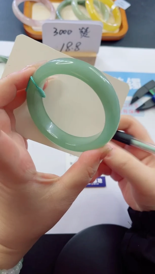 未镶嵌手镯石英质玉多样性发货A42