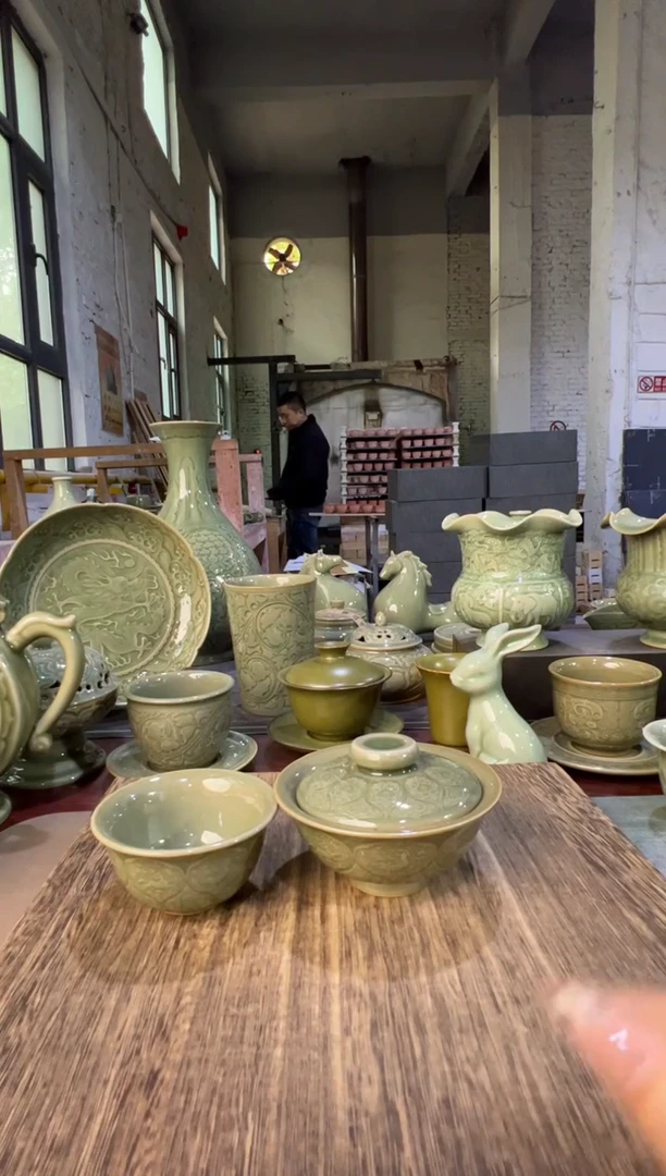 微瑕耀州窑鸳鸯莲瓣两才盖碗+鸳鸯小杯