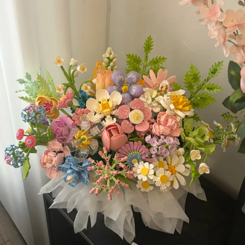 中国 积木玫瑰花抱抱桶花束拼装玩具永生花教师节女朋友 生日礼物