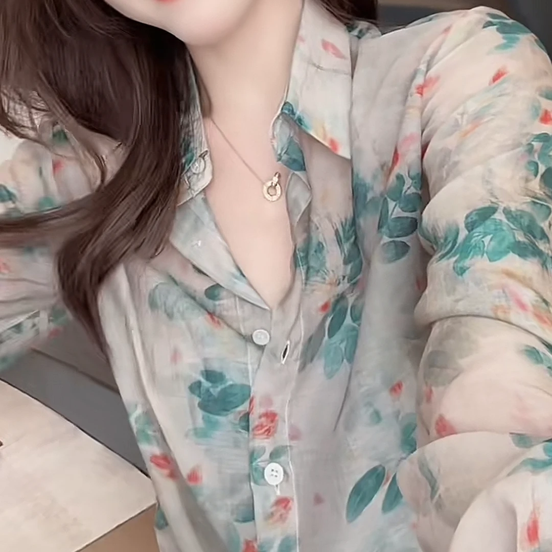 港风气质设计感碎花小衫2025春夏新款女人味显白显瘦长袖衬衫女