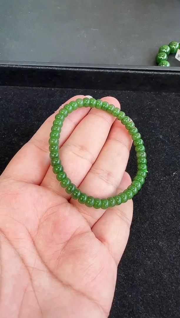 颈饰未镶嵌和田玉（碧玉）多样性发一