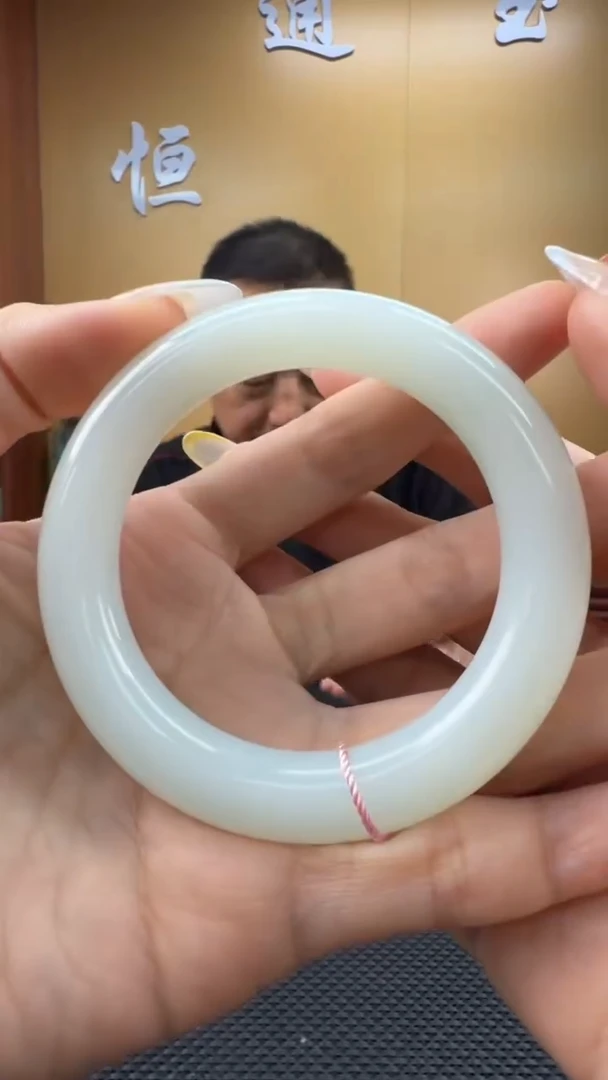 颈饰未镶嵌和田玉手镯55圆条