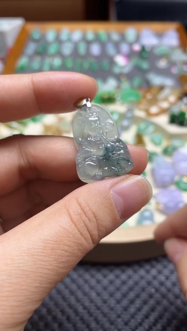 【闪购商品】翡翠颈饰18K金镶嵌普贤菩萨