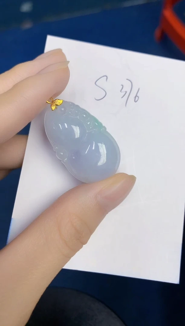 翡翠18K金镶嵌颈饰天然缅甸a货翡翠