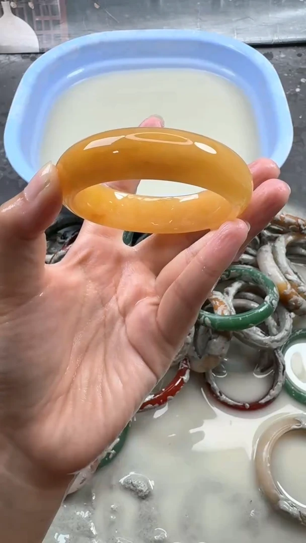 石英质玉手镯未镶嵌39