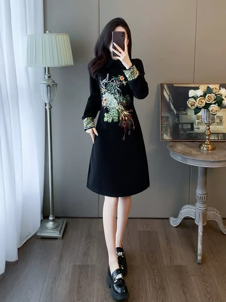 高端精致重工刺绣休闲裙子气质高级感新中式国风连衣裙女秋冬加绒